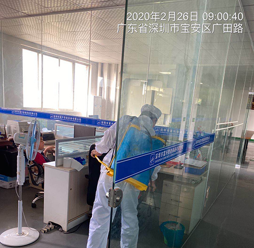 富興智能插件機(jī)廠家正在消毒