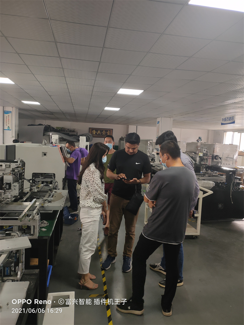 富興智能插件機(jī)市場(chǎng)不光國內(nèi)