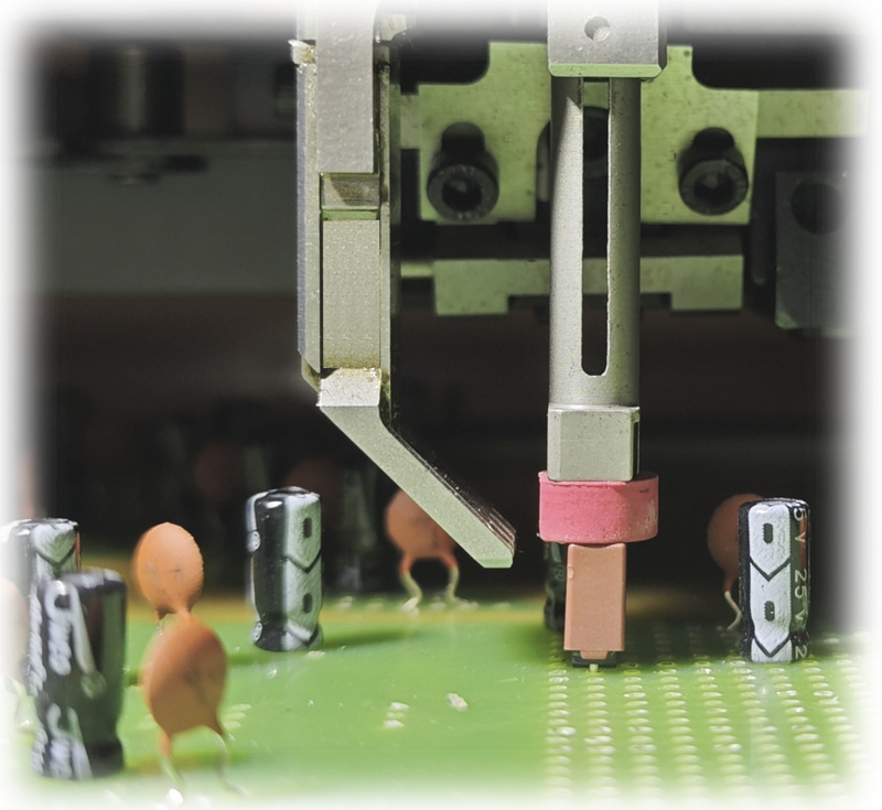 國(guó)產(chǎn)電路板自動(dòng)插件機(jī)大概多少錢