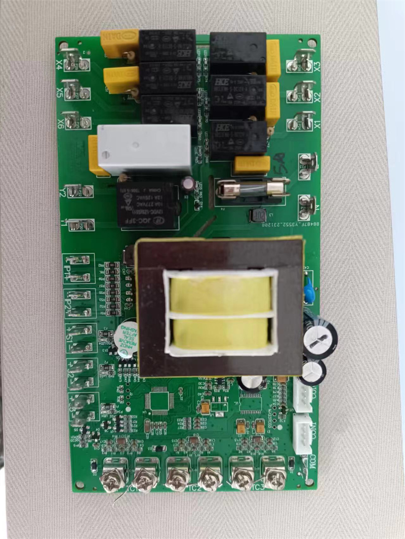 插件機(jī)助力照明驅(qū)動板的精密組裝：提升效率與品質(zhì)的關(guān)鍵